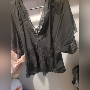 FOREVER 21 Brand: Plus Size 2X Black Lace Fabric Top!Brand New and Unused